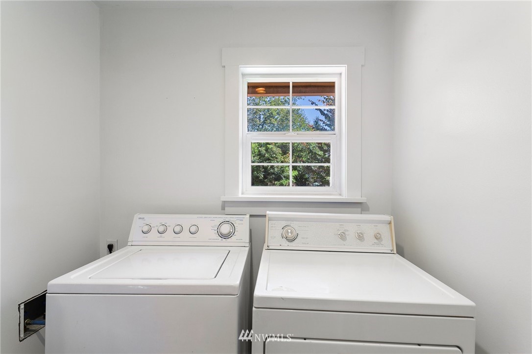 9216 Sand Point Way Northeast Seattle, WA 98115 - Photo 14 of 21 Gallery Image 14