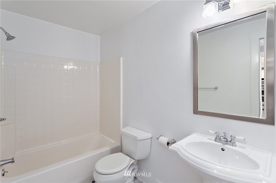 9216 Sand Point Way Northeast Seattle, WA 98115 - Photo 16 of 21 Gallery Image 16