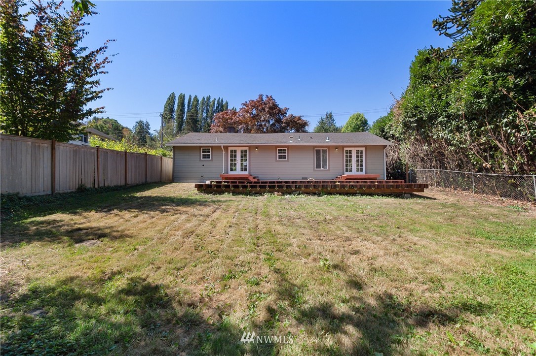 9216 Sand Point Way Northeast Seattle, WA 98115 - Photo 18 of 21 Gallery Image 18