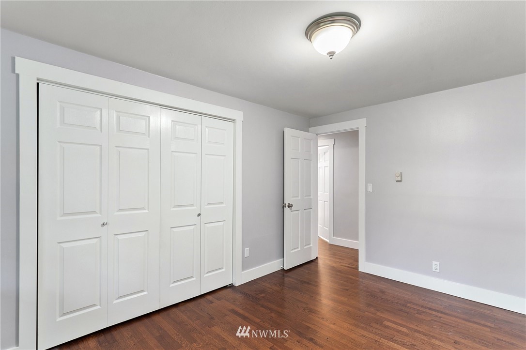 9216 Sand Point Way Northeast Seattle, WA 98115 - Photo 10 of 21 Gallery Image 10