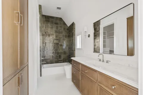 $2,750,000 | 1126 East 7 1/2 Street, Houston, TX 77009
