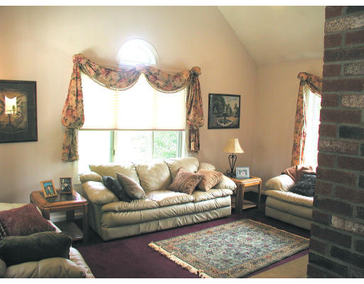 344 Farm Road Marlborough, MA 01752 - Photo 2 of 7 Gallery Image 2