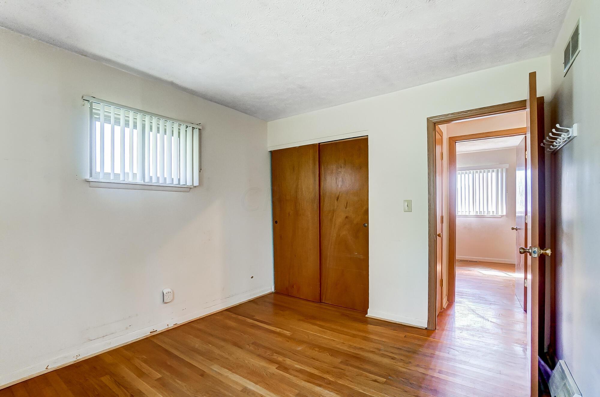 2094 Ward Road Columbus, OH 43224 - Photo 17 of 35 018