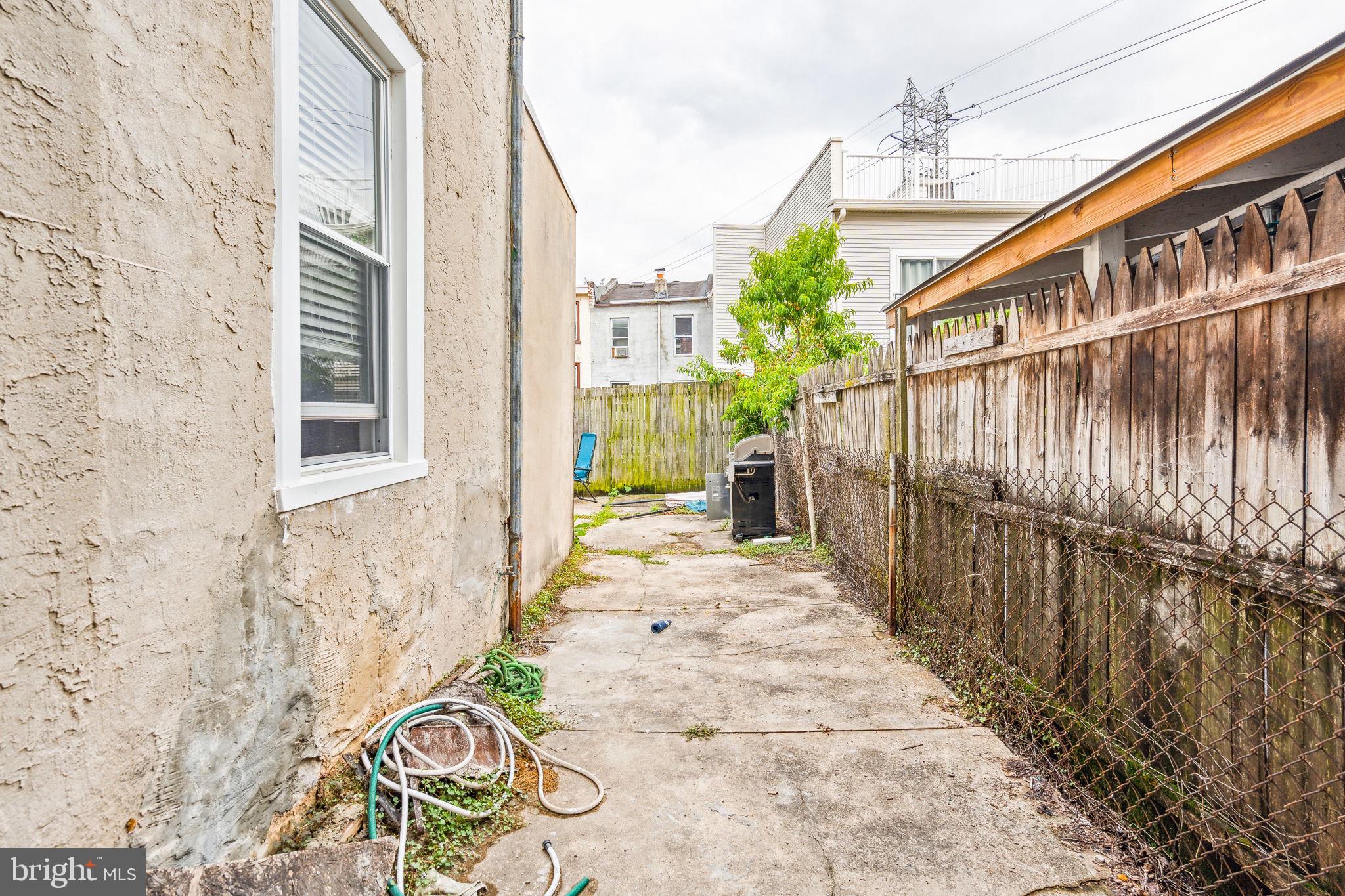 129 Gay Street, Unit 1 Philadelphia, PA 19127 - Photo 22 of 23 a front view of a house