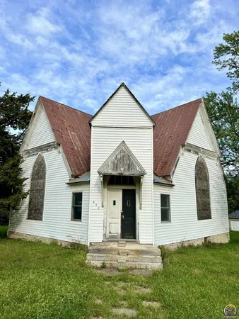 $29,900 | 212 Locust Street, Eskridge, KS 66423