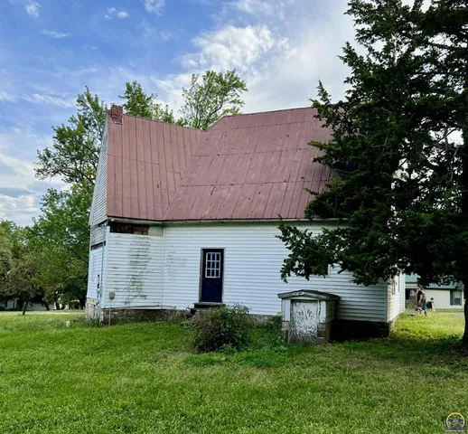 $34,000 | 212 Locust Street, Eskridge, KS 66423