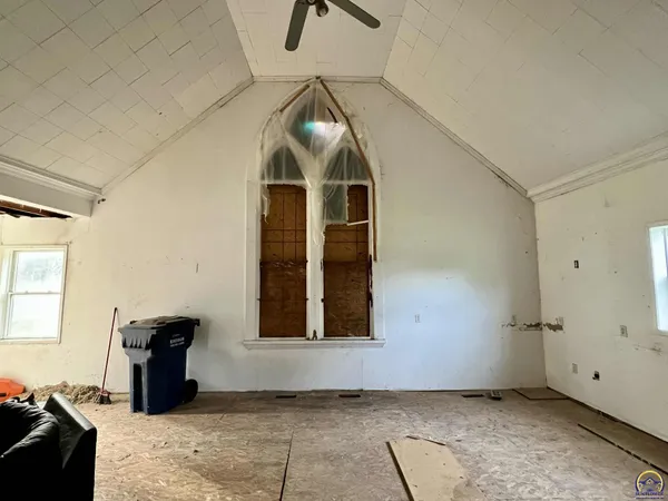 $29,900 | 212 Locust Street, Eskridge, KS 66423