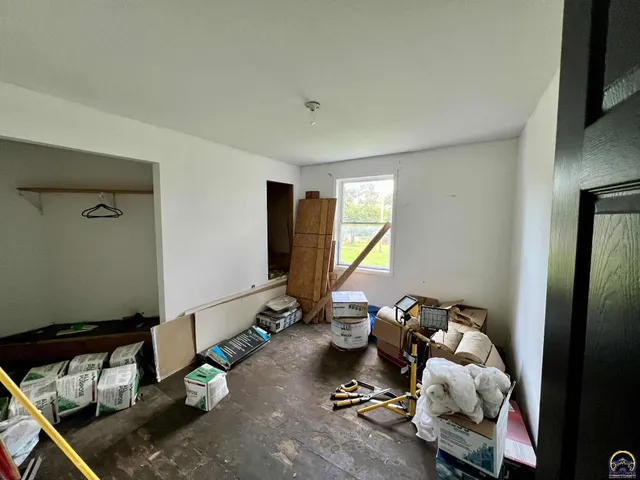 $34,000 | 212 Locust Street, Eskridge, KS 66423