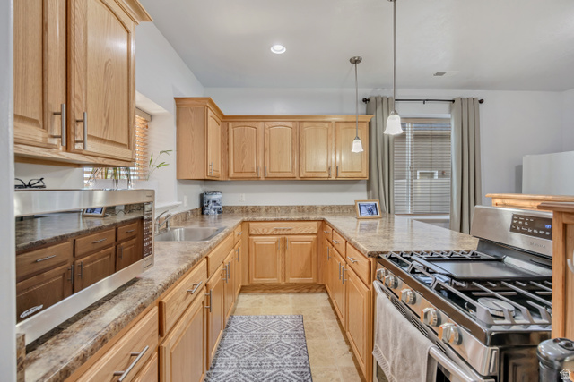 618 South 1350th East Tooele, UT 84074 - Photo 26 of 40