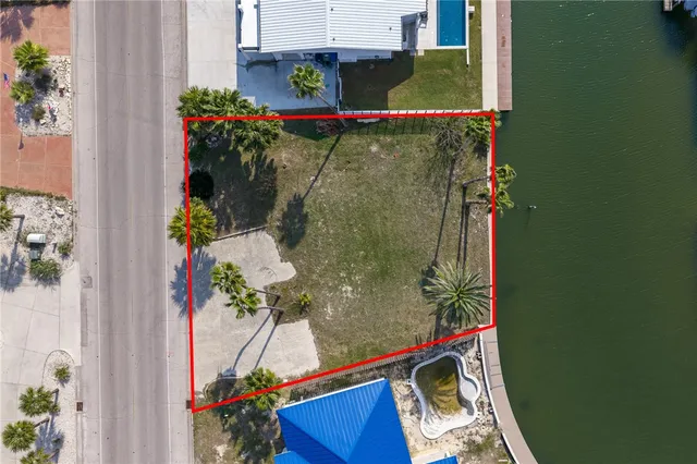 $575,000 | 1877 Bay Shore Drive, Rockport, TX 78382