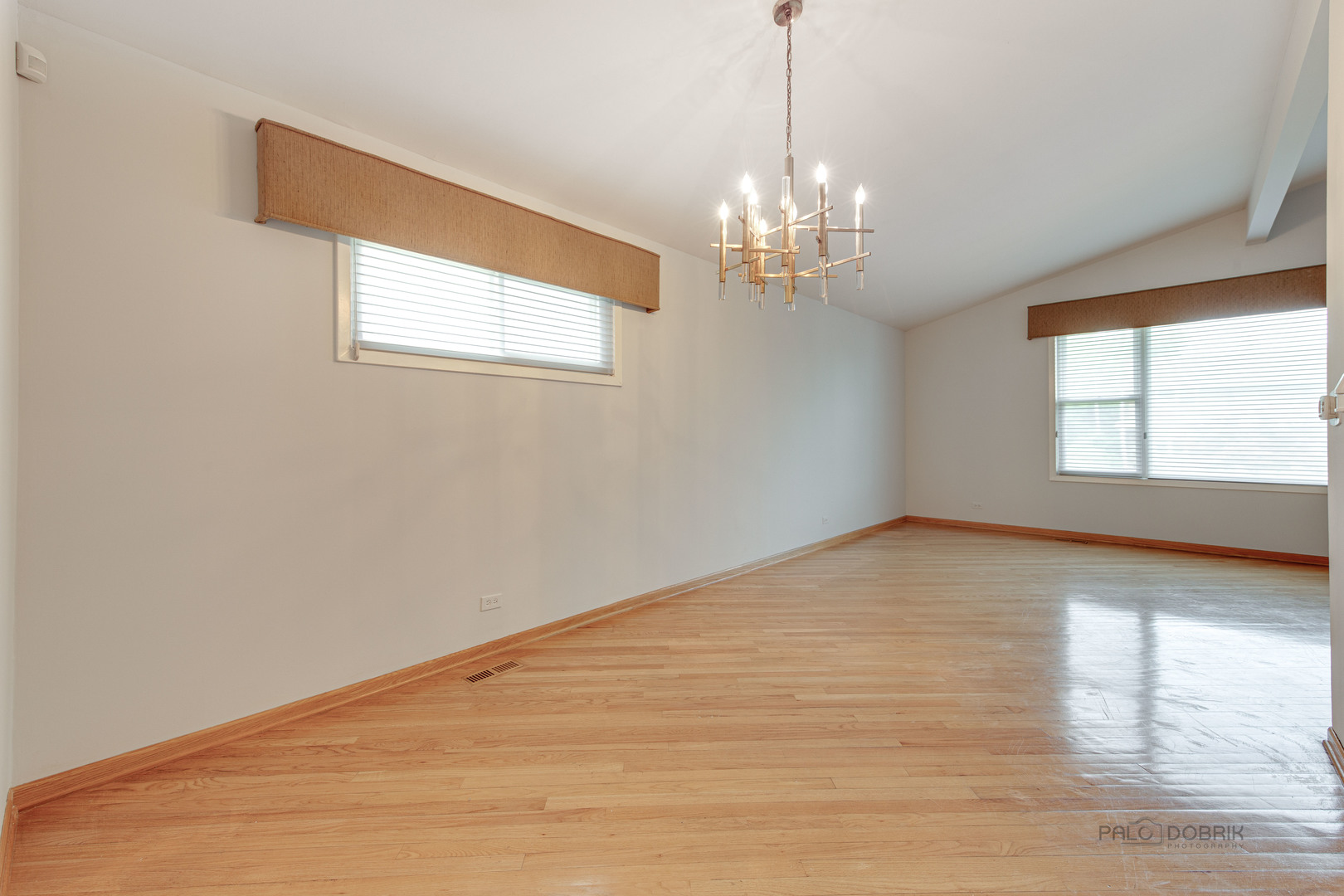 9747 Huber Ovl Niles, IL 60714 - Photo 13 of 38 a view of empty room with window