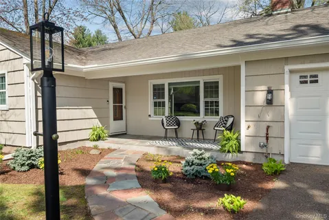 $875,000 | 4 Richard Terrace, Hartsdale, NY 10530