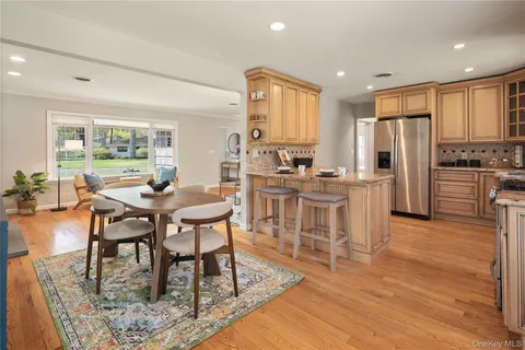 $875,000 | 4 Richard Terrace, Hartsdale, NY 10530