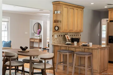 $875,000 | 4 Richard Terrace, Hartsdale, NY 10530