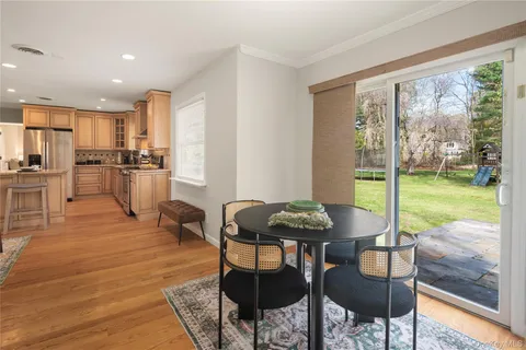 $875,000 | 4 Richard Terrace, Hartsdale, NY 10530