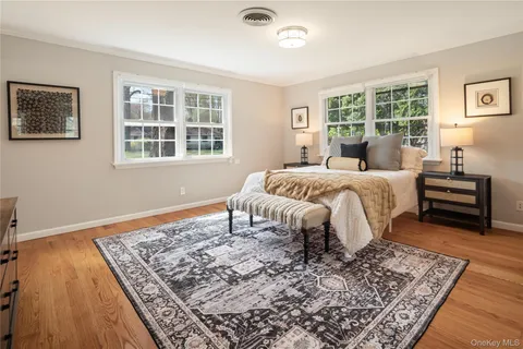 $875,000 | 4 Richard Terrace, Hartsdale, NY 10530