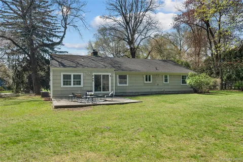 $875,000 | 4 Richard Terrace, Hartsdale, NY 10530