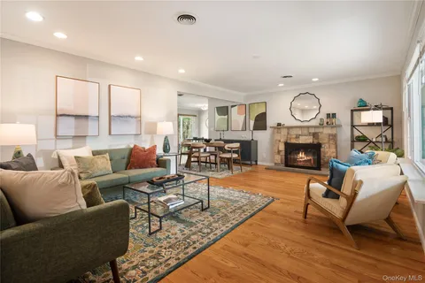 $875,000 | 4 Richard Terrace, Hartsdale, NY 10530