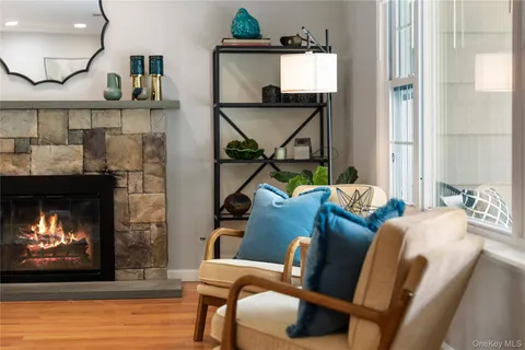 $875,000 | 4 Richard Terrace, Hartsdale, NY 10530