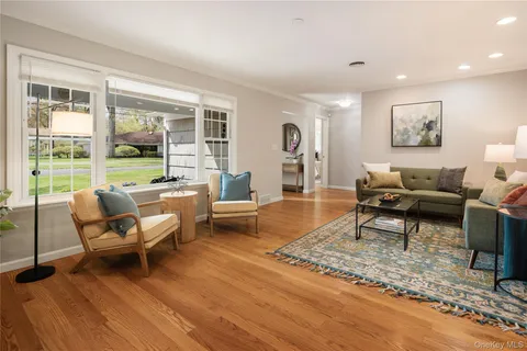 $875,000 | 4 Richard Terrace, Hartsdale, NY 10530