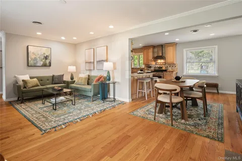$875,000 | 4 Richard Terrace, Hartsdale, NY 10530