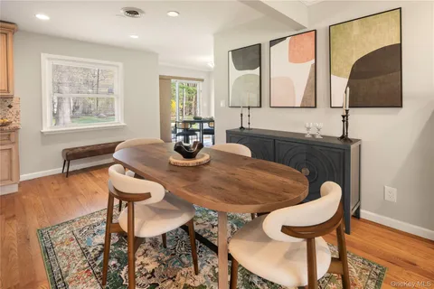 $875,000 | 4 Richard Terrace, Hartsdale, NY 10530