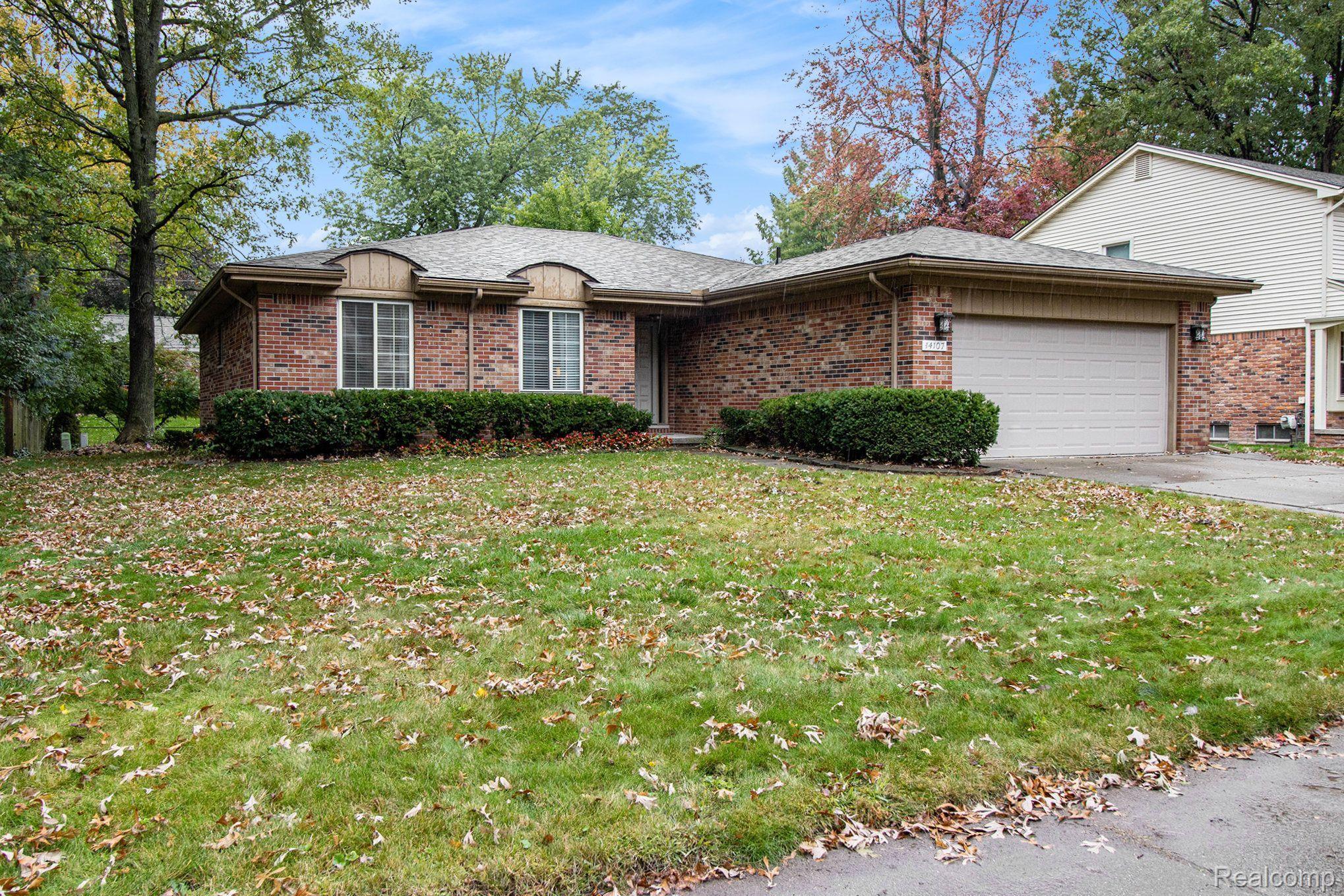 14107 Riverside Drive Livonia, MI 48154 - Photo 3 of 27
