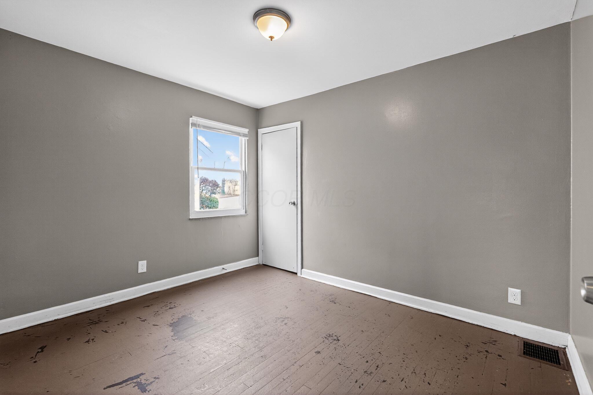 161 South James Road Columbus, OH 43213 - Photo 6 of 34