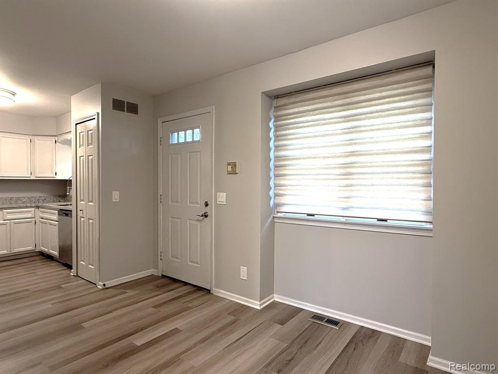 4416 Rochester Road Royal Oak, MI 48073 - Photo 5 of 16