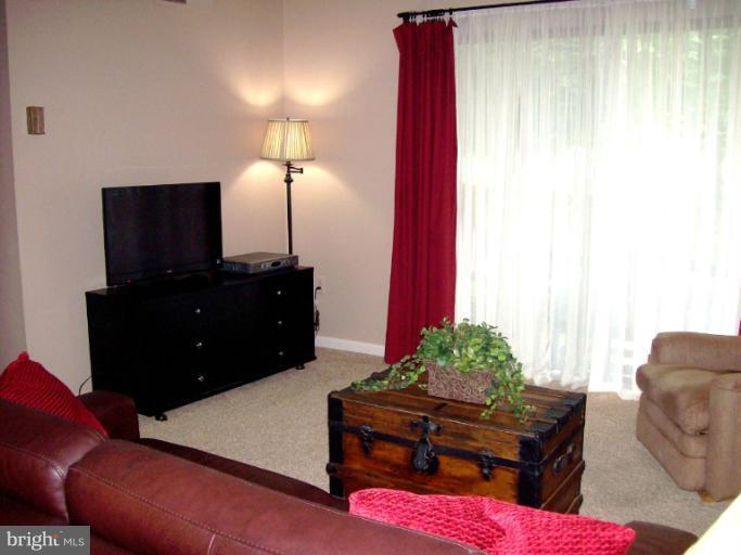 17801 Buehler Road, Unit 108 Olney, MD 20832 - Photo 5 of 30 Living Room