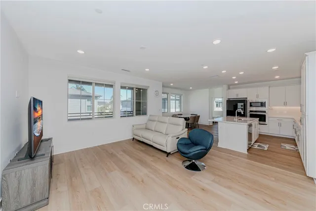 $985,000 | 6007 Clementine Lane, Unit 21, Cypress, CA 90630