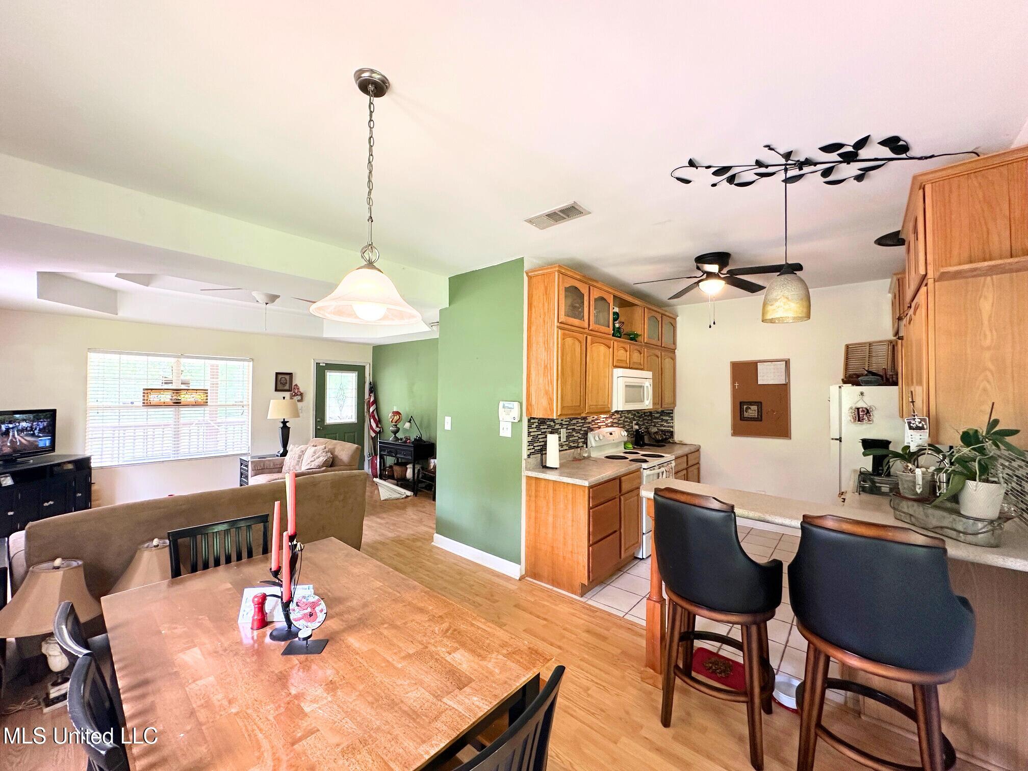 7204 Elder Ferry Road Moss Point, MS 39563 - Photo 11 of 22 Dining/Kitchen