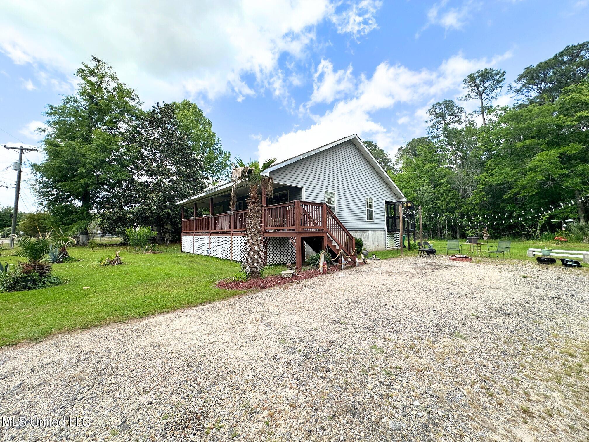 7204 Elder Ferry Road Moss Point, MS 39563 - Photo 4 of 22 Driveway