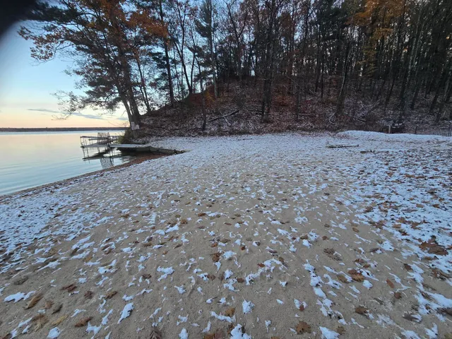 $159,000 | 2567 Sportsman Drive, White Cloud, MI 49349