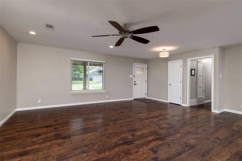 702 Commerce Street Euless, TX 76040 - Photo 10 of 36