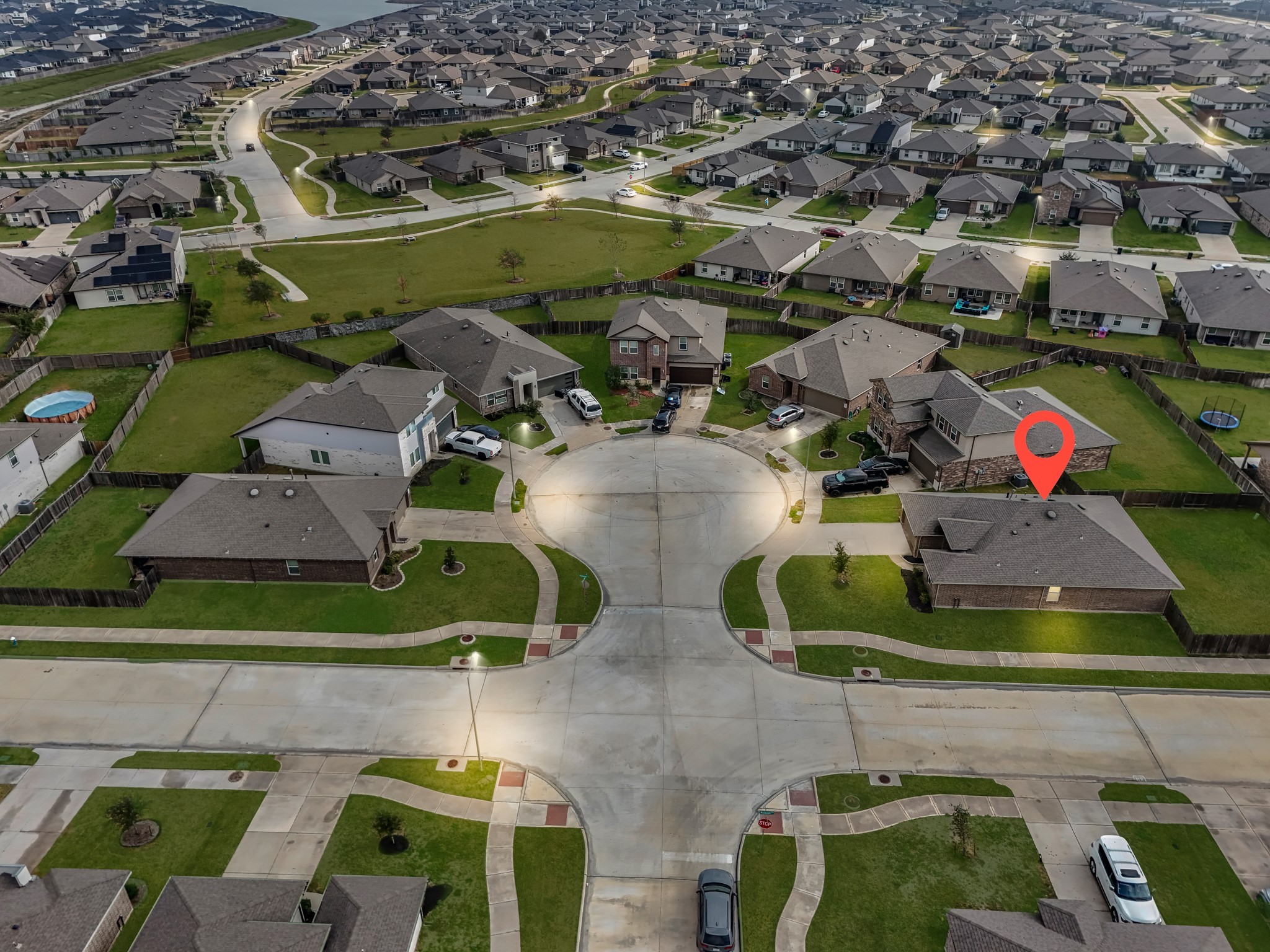 826 Green Clover Lane Rosharon, TX 77583 - Photo 26 of 33 Twilight.