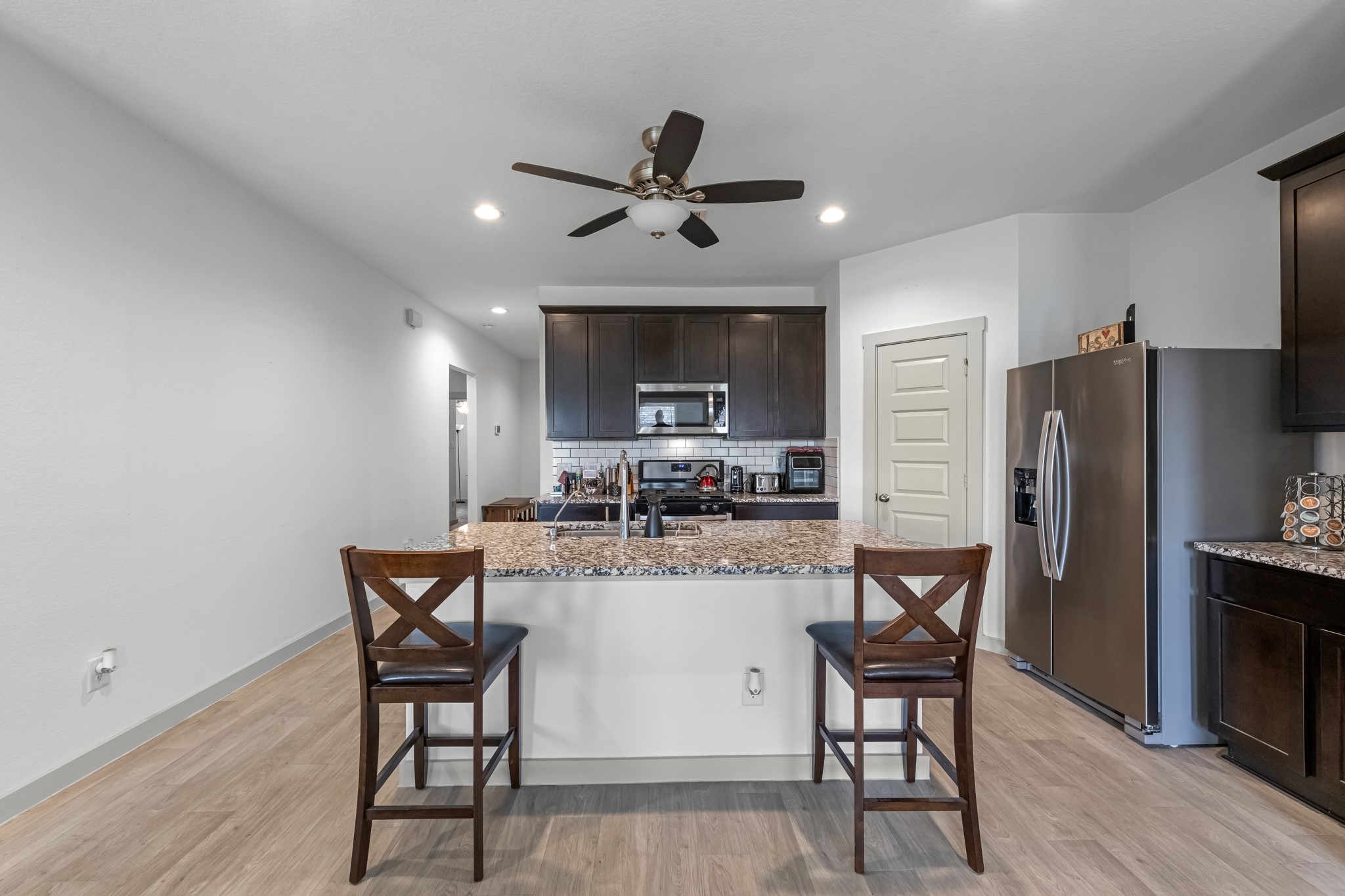 826 Green Clover Lane Rosharon, TX 77583 - Photo 10 of 33 Kitchen.