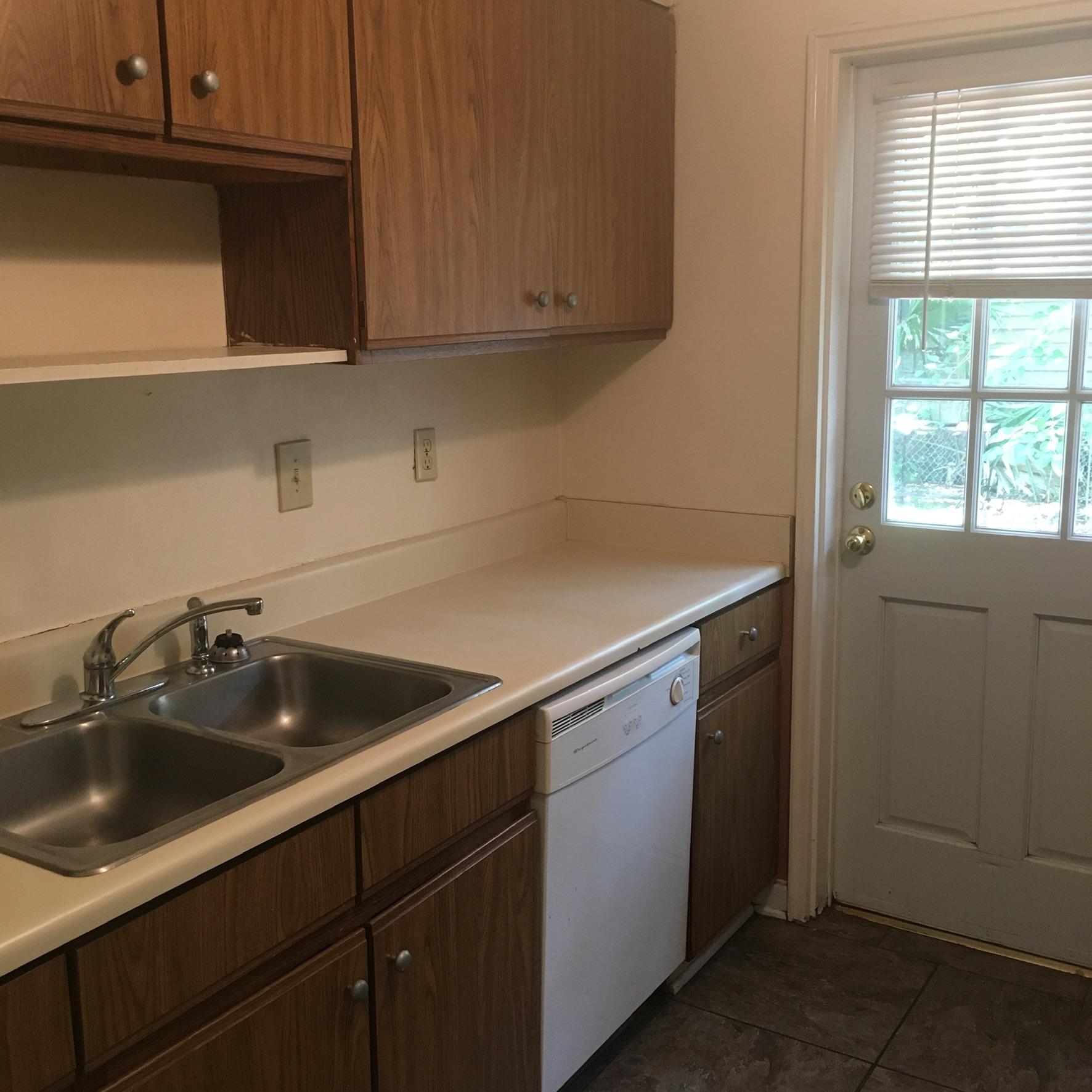 173 Rutledge Avenue, Unit F Charleston, SC 29403 - Photo 8 of 13 Fully Applianced Kitchen