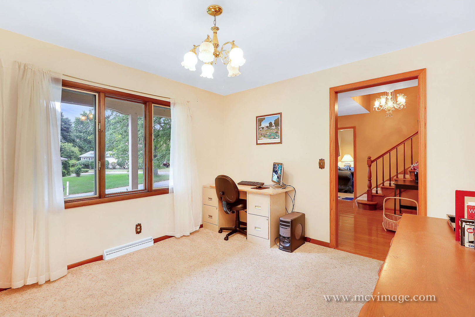 359 High Road Cary, IL 60013 - Photo 14 of 32 a view of a room with gym equipment