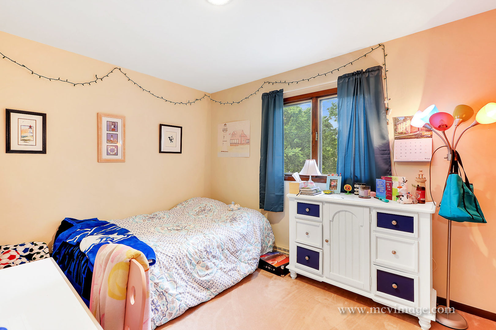 359 High Road Cary, IL 60013 - Photo 20 of 32 a bedroom with a bed and a window