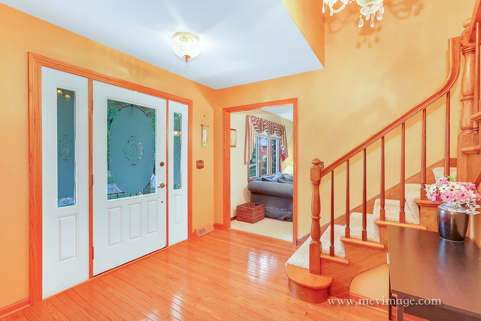 359 High Road Cary, IL 60013 - Photo 3 of 32 a view of an entryway