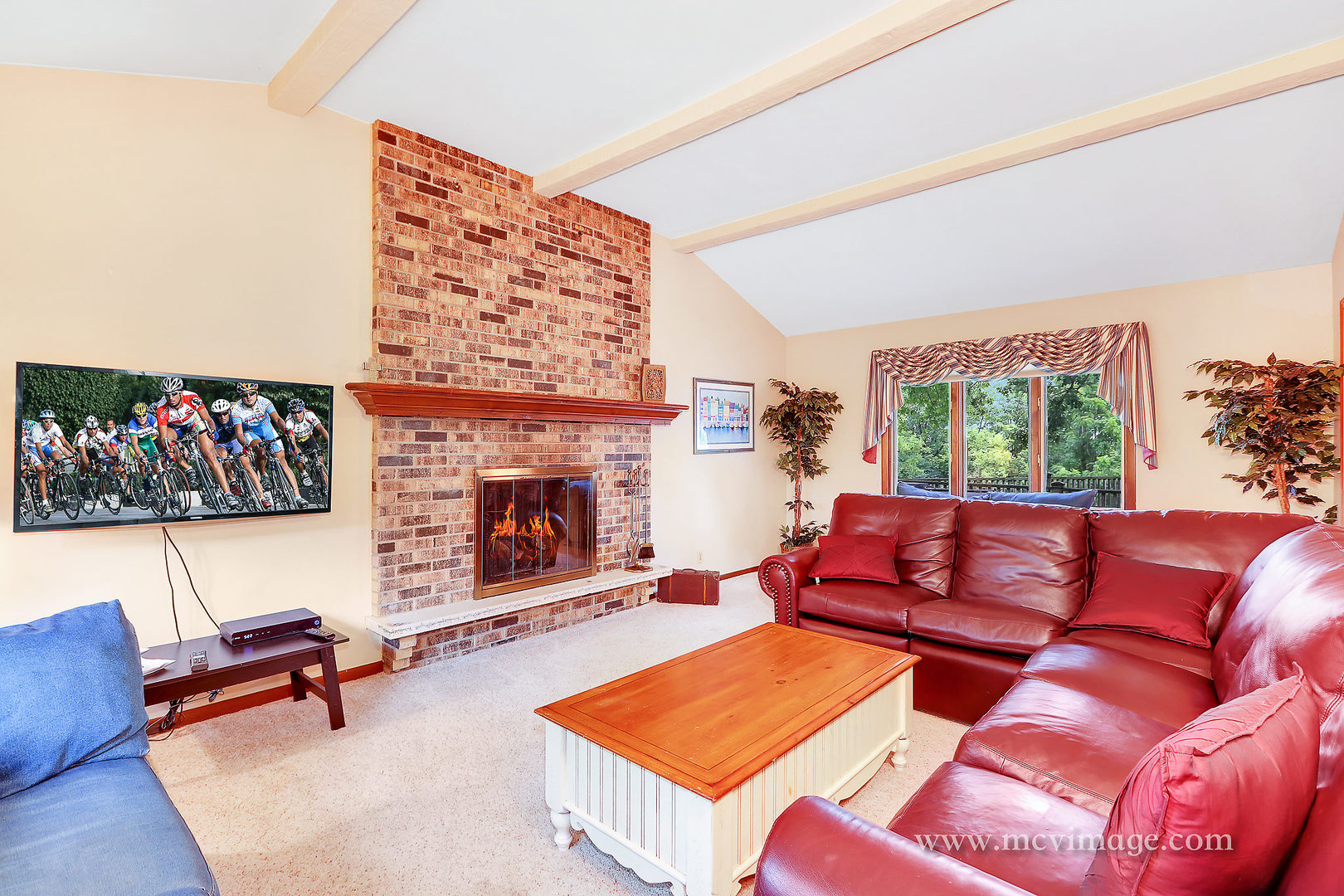 359 High Road Cary, IL 60013 - Photo 5 of 32