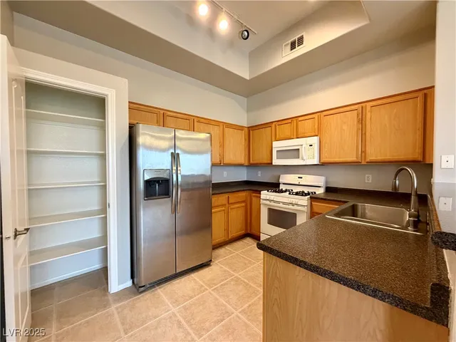 $1,500 | 3570 Cactus Shadow Street, Unit 203, Las Vegas, NV 89129