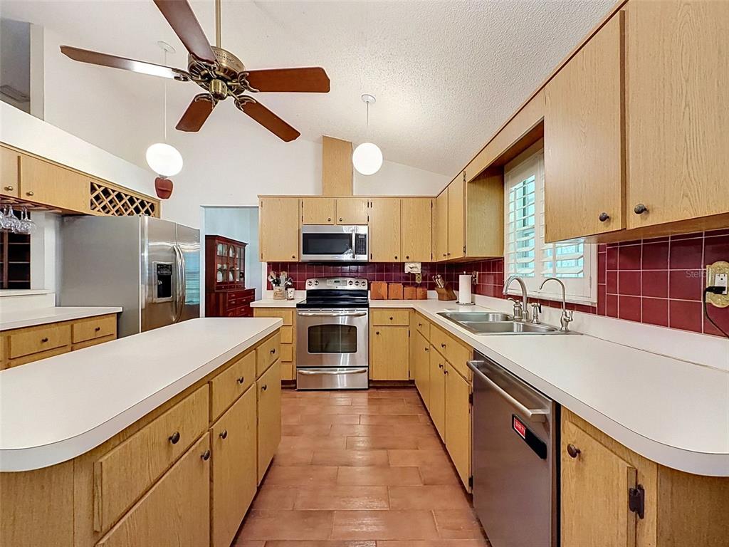 15234 Scanio Drive Spring Hill, FL 34610 - Photo 32 of 99