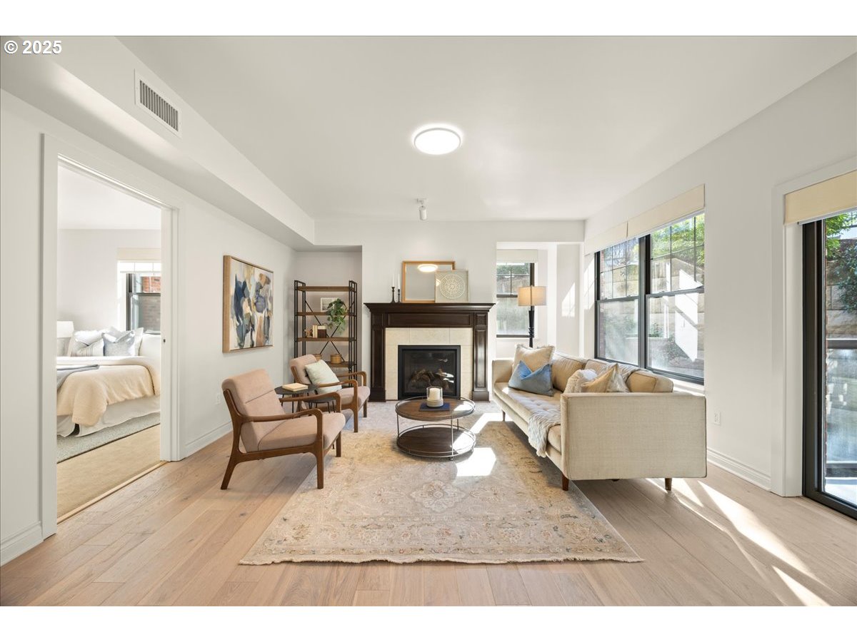 2454 Northwest Westover Road, Unit 203 Portland, OR 97210 - Photo 11 of 18 Gallery Image 11