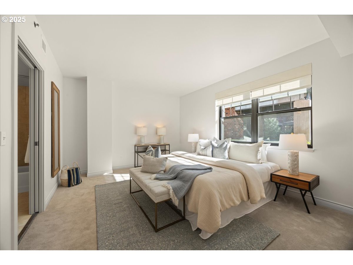 2454 Northwest Westover Road, Unit 203 Portland, OR 97210 - Photo 12 of 18 Gallery Image 12