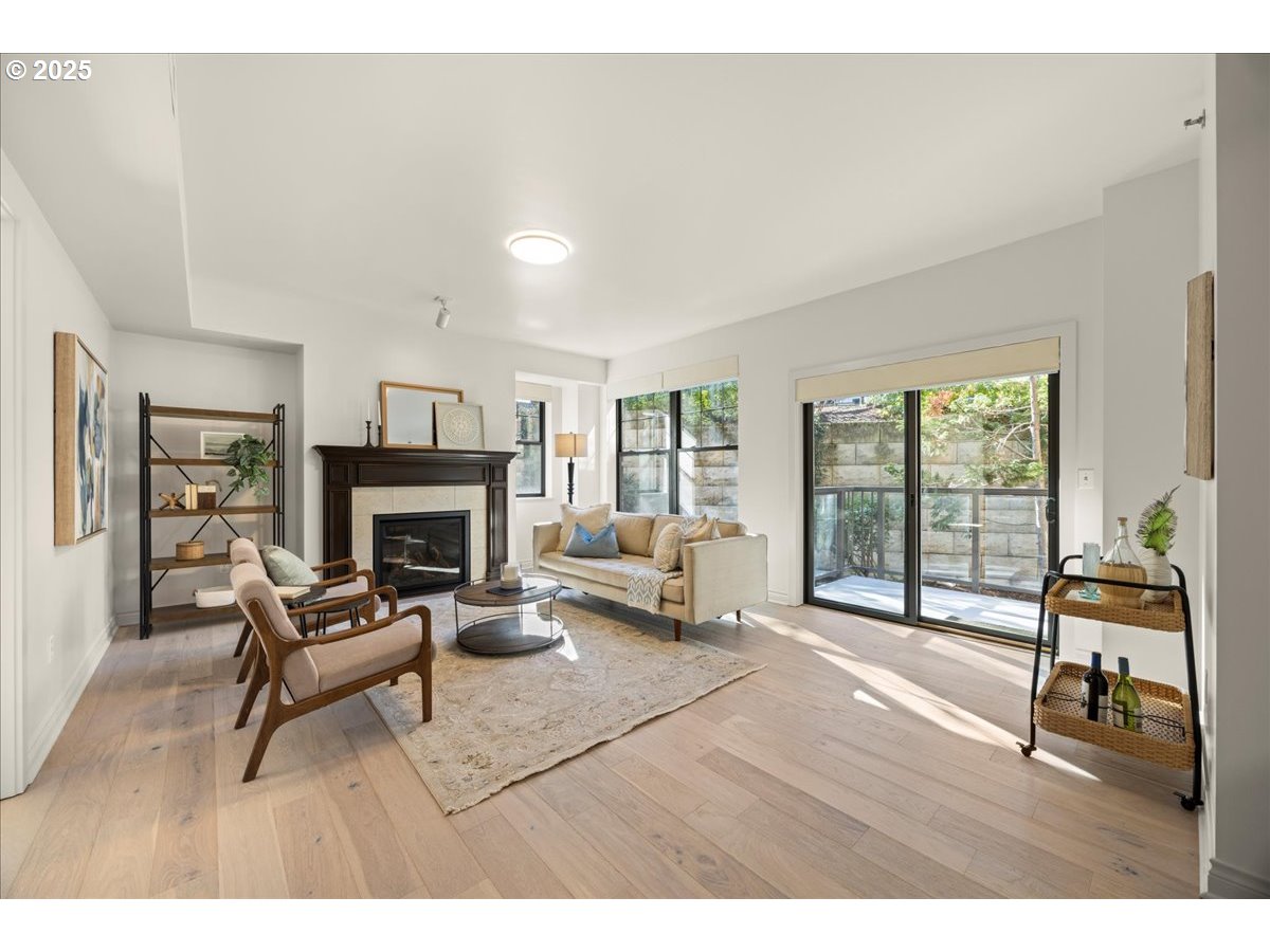 2454 Northwest Westover Road, Unit 203 Portland, OR 97210 - Photo 3 of 18 Gallery Image 3