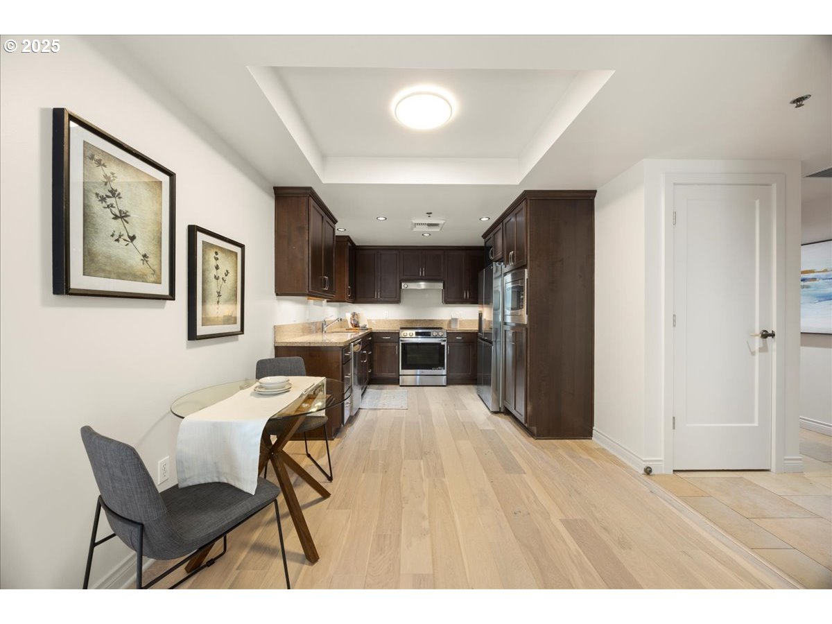 2454 Northwest Westover Road, Unit 203 Portland, OR 97210 - Photo 4 of 18 Gallery Image 4