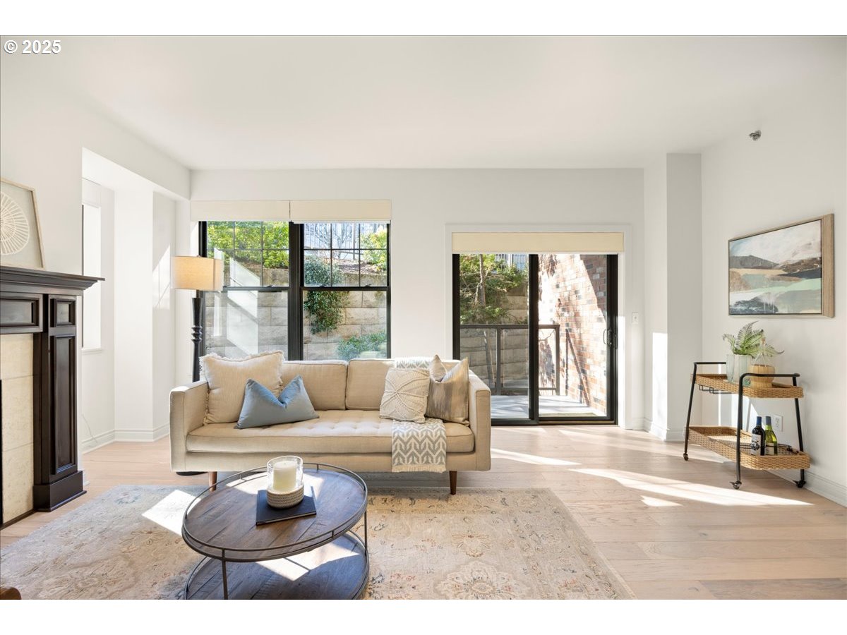 2454 Northwest Westover Road, Unit 203 Portland, OR 97210 - Photo 9 of 18 Gallery Image 9