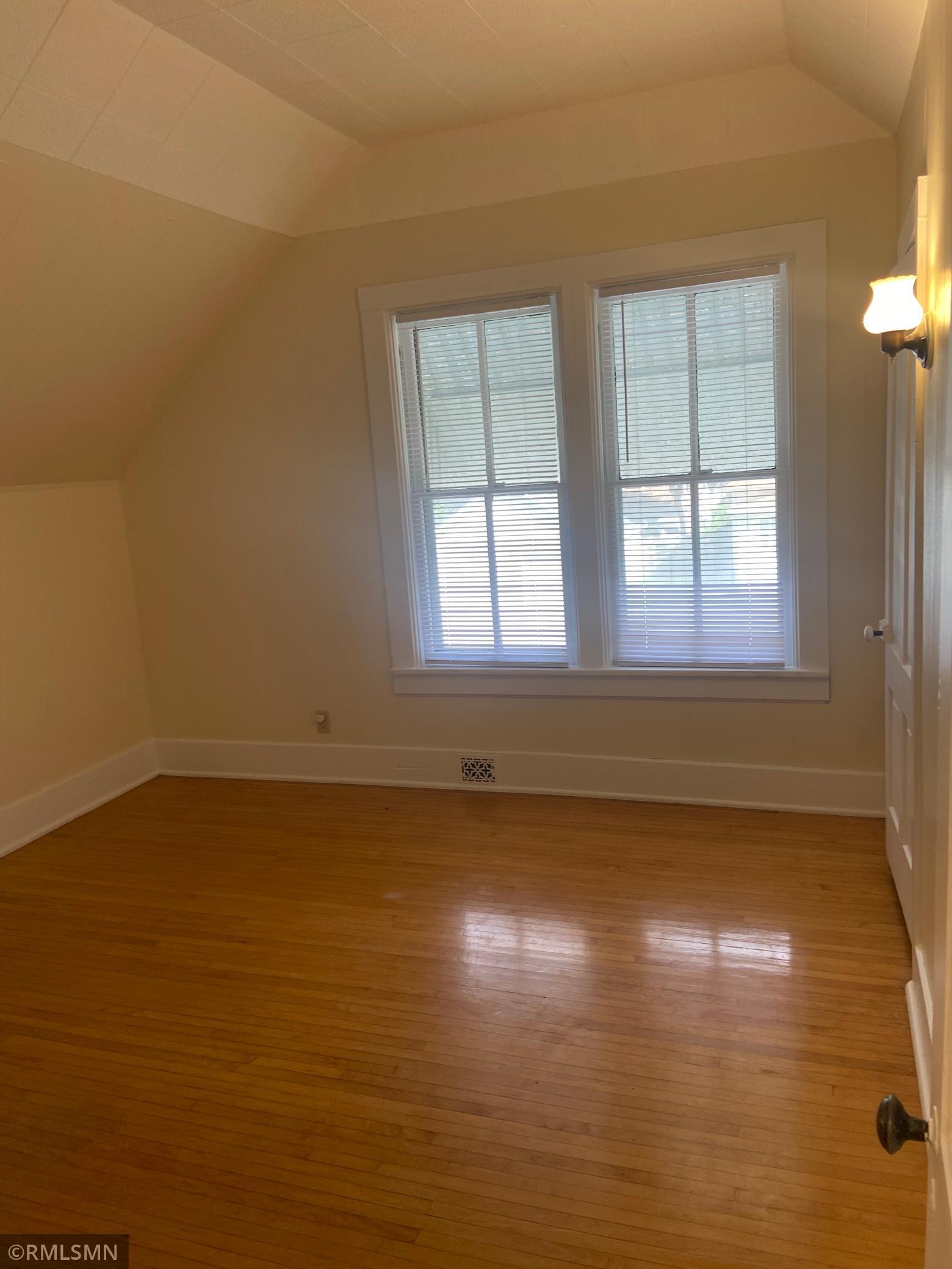 522 7th Avenue Northwest Faribault, MN 55021 - Photo 11 of 15